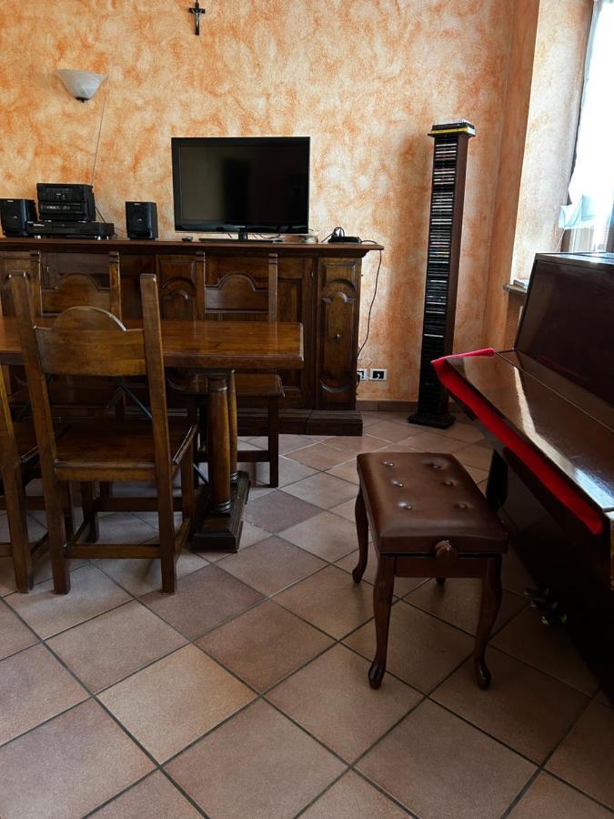 Villa Spicchio Di Langa - Casa Indipendente Tra Le Vigne E Le Alpi à Belvedere Langhe Extérieur photo
